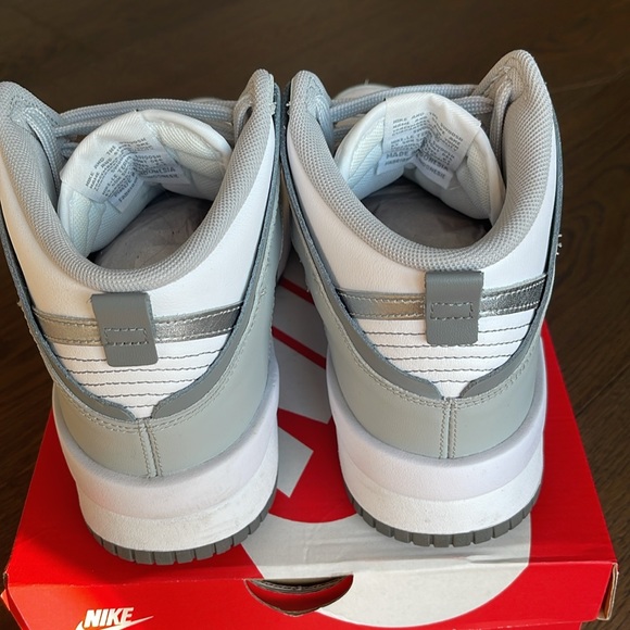 NIKE DUNK HIGH UP - Picture 3 of 4